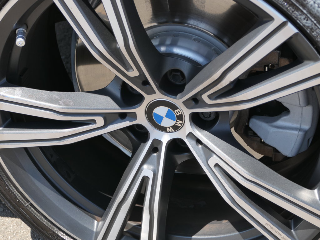 Used 2021 BMW 330e w/ Premium Package RWD image 9