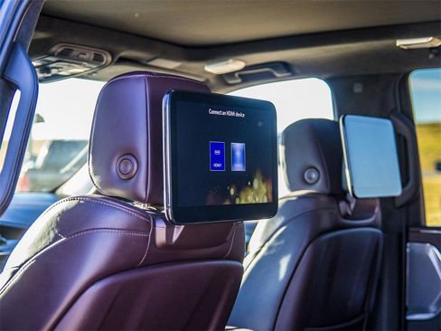 Used 2023 Cadillac Escalade Sport Platinum w/ LPO, ONYX Package image 30