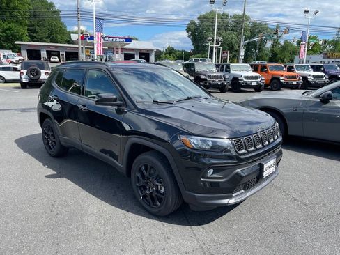 New 2026 Jeep Compass Latitude AWD/4WD image 2
