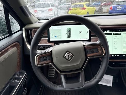 Used 2023 Rivian R1S Adventure image 20