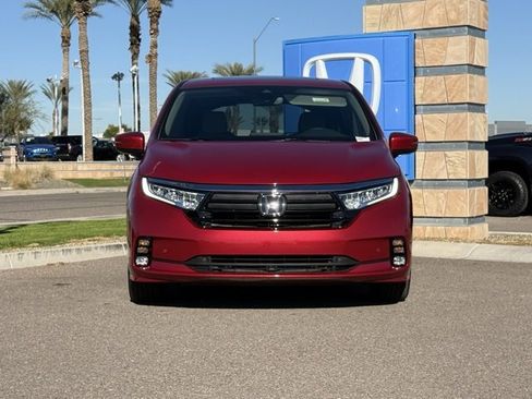 Used 2023 Honda Odyssey Touring image 5