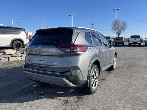 Used 2023 Nissan Rogue SV w/ SV Premium Package image 4