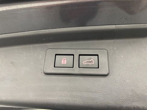 Used 2023 Subaru Outback Premium image 31