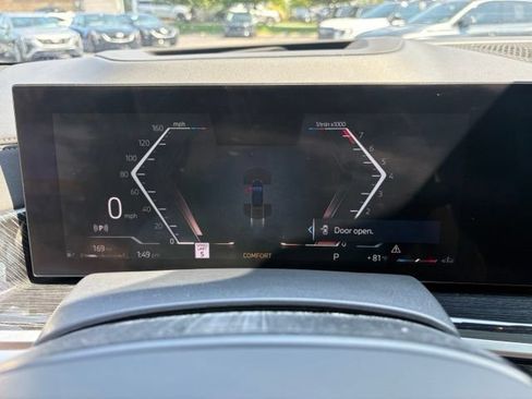 Used 2023 BMW X7 xDrive40i w/ M Sport Package AWD/4WD image 38