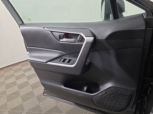 Used 2023 Toyota RAV4 XLE Premium image 30