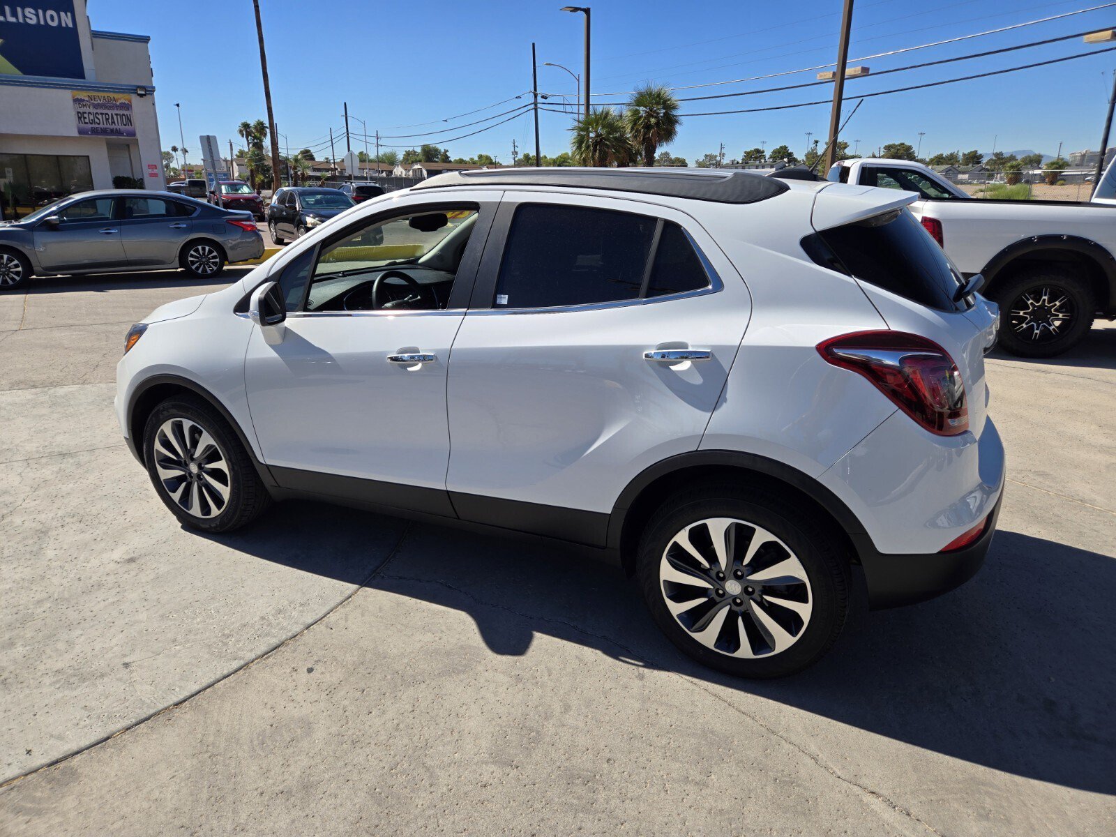 Used 2020 Buick Encore Essence FWD image 3