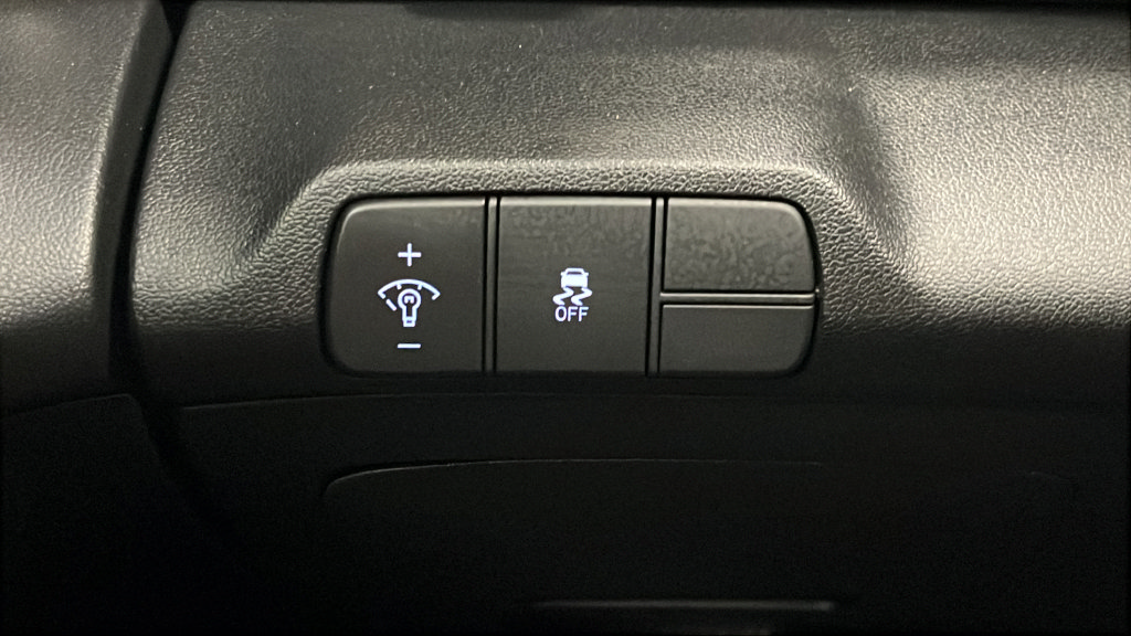 Used 2025 Hyundai Elantra SEL FWD image 32