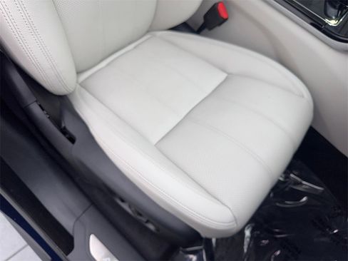 Used 2023 Land Rover Range Rover Velar S image 47