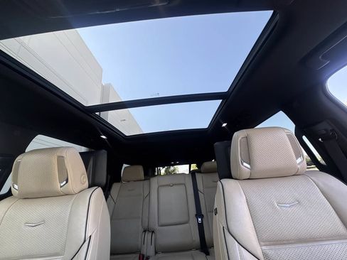 Used 2021 Cadillac Escalade ESV Premium Luxury w/ Driver Assist Tech Package RWD image 30