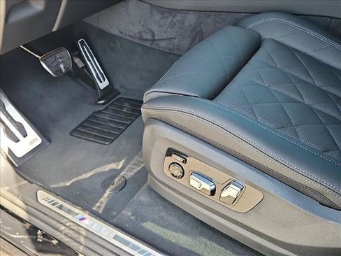 New 2026 BMW X5 M60i w/ Climate Comfort Package AWD/4WD image 4