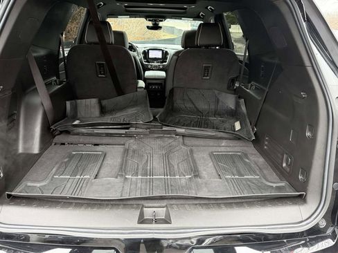 Used 2023 Chevrolet Traverse Premier w/ Redline Edition image 10