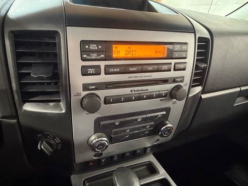 Used 2010 Nissan Titan XE AWD/4WD image 32