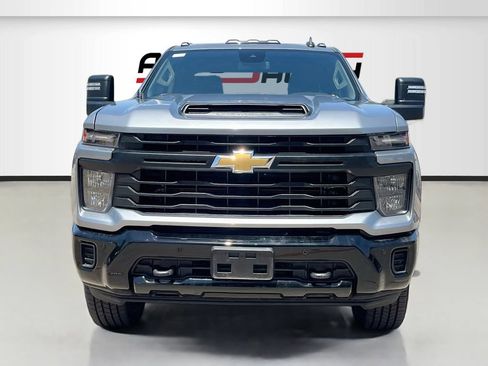 Used 2025 Chevrolet Silverado 2500 Custom w/ Custom Value Package AWD/4WD image 2