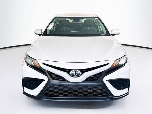 Used 2024 Toyota Camry SE w/ Convenience Package FWD image 8