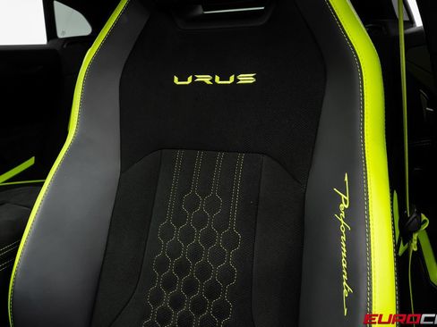 Used 2023 Lamborghini Urus Performante AWD/4WD image 47