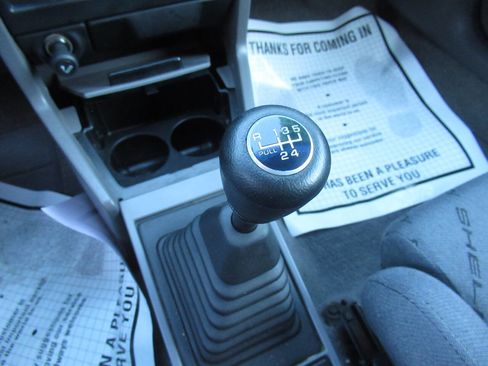 Used 1989 Dodge Shadow 2-Door Hatchback FWD image 31