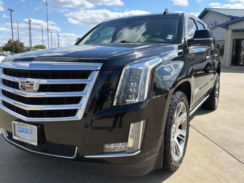 Used 2016 Cadillac Escalade Premium AWD/4WD image 2