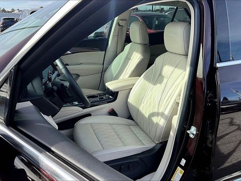 Used 2021 Buick Envision Avenir image 36