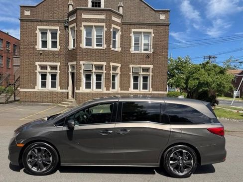 Used 2021 Honda Odyssey Elite image 8
