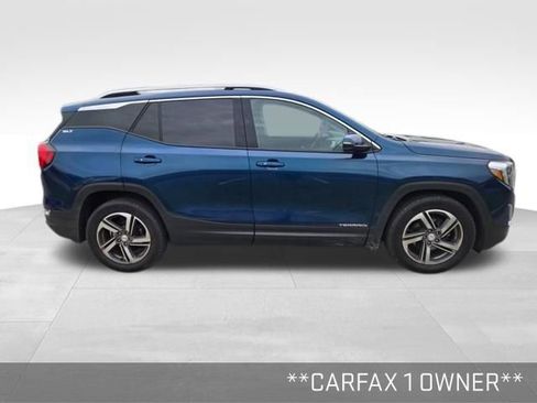 Used 2020 GMC Terrain SLT w/ Preferred Package FWD image 2