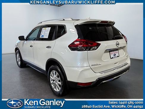 Used 2018 Nissan Rogue SV AWD/4WD image 3