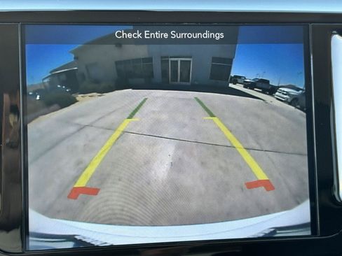 Used 2018 Chrysler Pacifica Touring-L Plus FWD image 24