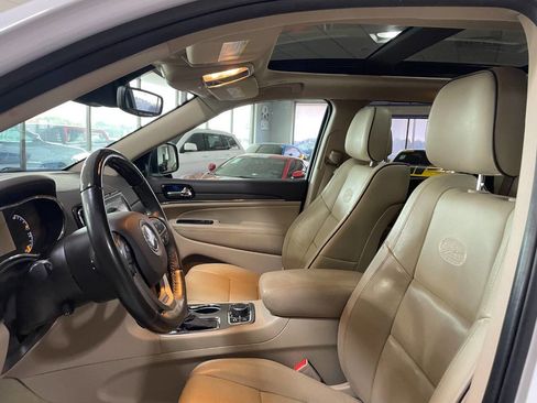 Used 2019 Jeep Grand Cherokee Overland image 16