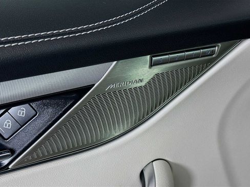 Used 2024 Jaguar F-PACE R-Dynamic S image 19