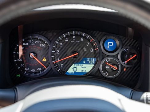 Used 2020 Nissan GT-R Premium w/ Premium Interior Package AWD/4WD image 16