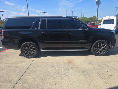 Used 2019 GMC Yukon XL SLT AWD/4WD image 5