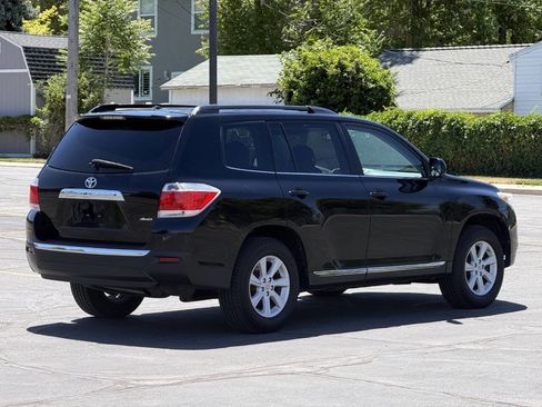 Used 2012 Toyota Highlander SE w/ Tow Pkg AWD/4WD image 5