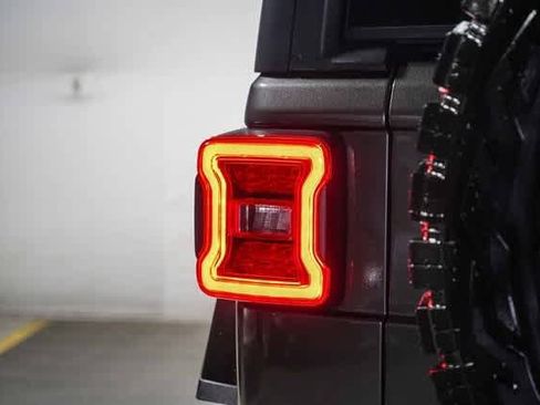 Used 2019 Jeep Wrangler Unlimited Sport image 8