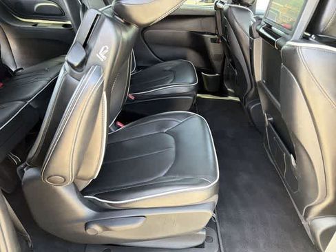 Used 2022 Chrysler Pacifica Limited w/ Uconnect Theater Family Group FWD image 19