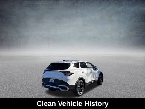 Used 2024 Kia Sportage LX image 6