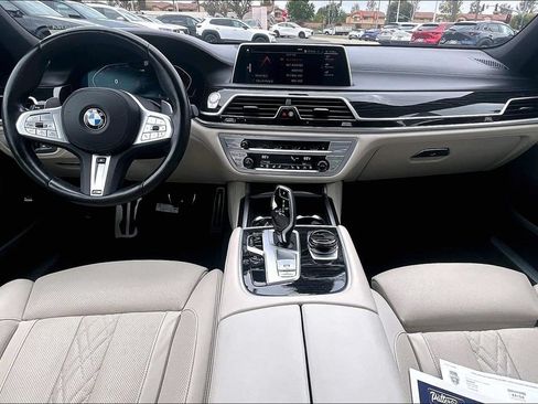 Used 2022 BMW 750i xDrive w/ Executive Package AWD/4WD image 11