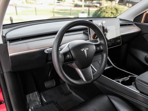 Used 2021 Tesla Model Y 2WD image 13