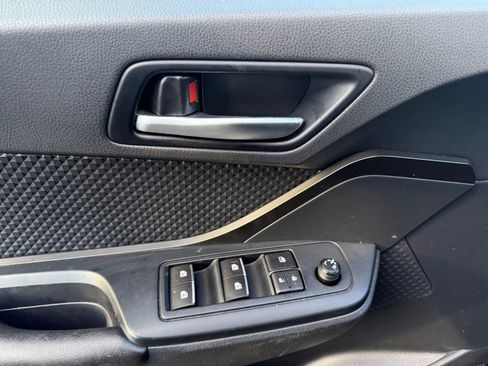 Used 2018 Toyota C-HR XLE image 9