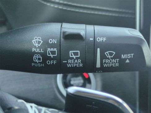 Used 2024 Jeep Grand Cherokee L Limited w/ Luxury Tech Group II image 27