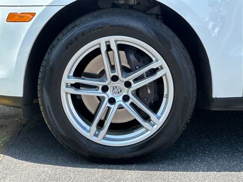 Certified 2025 Porsche Macan AWD/4WD image 31