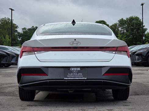 Used 2025 Hyundai Elantra SEL FWD image 26