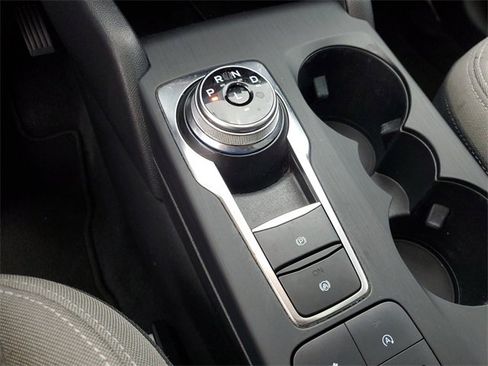 Used 2020 Ford Escape SE image 29