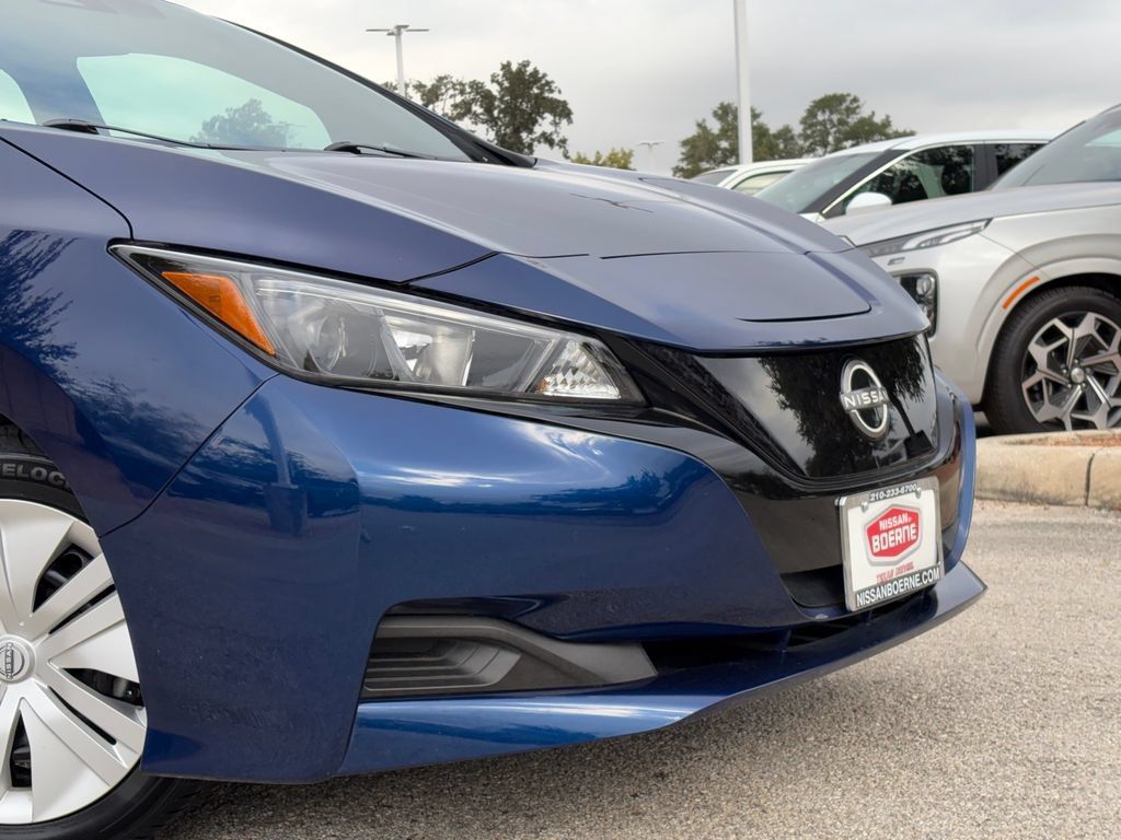 Used 2025 Nissan Leaf S FWD image 3