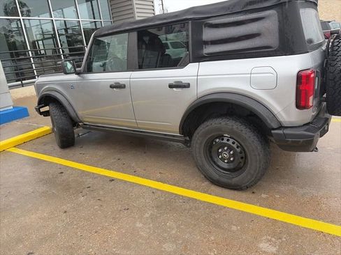 Used 2022 Ford Bronco Black Diamond AWD/4WD image 3