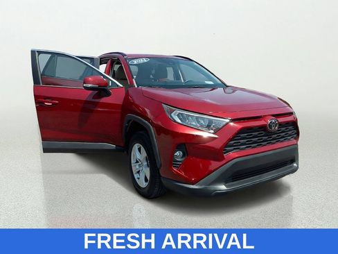 Used 2021 Toyota RAV4 XLE w/ Convenience Package FWD image 9