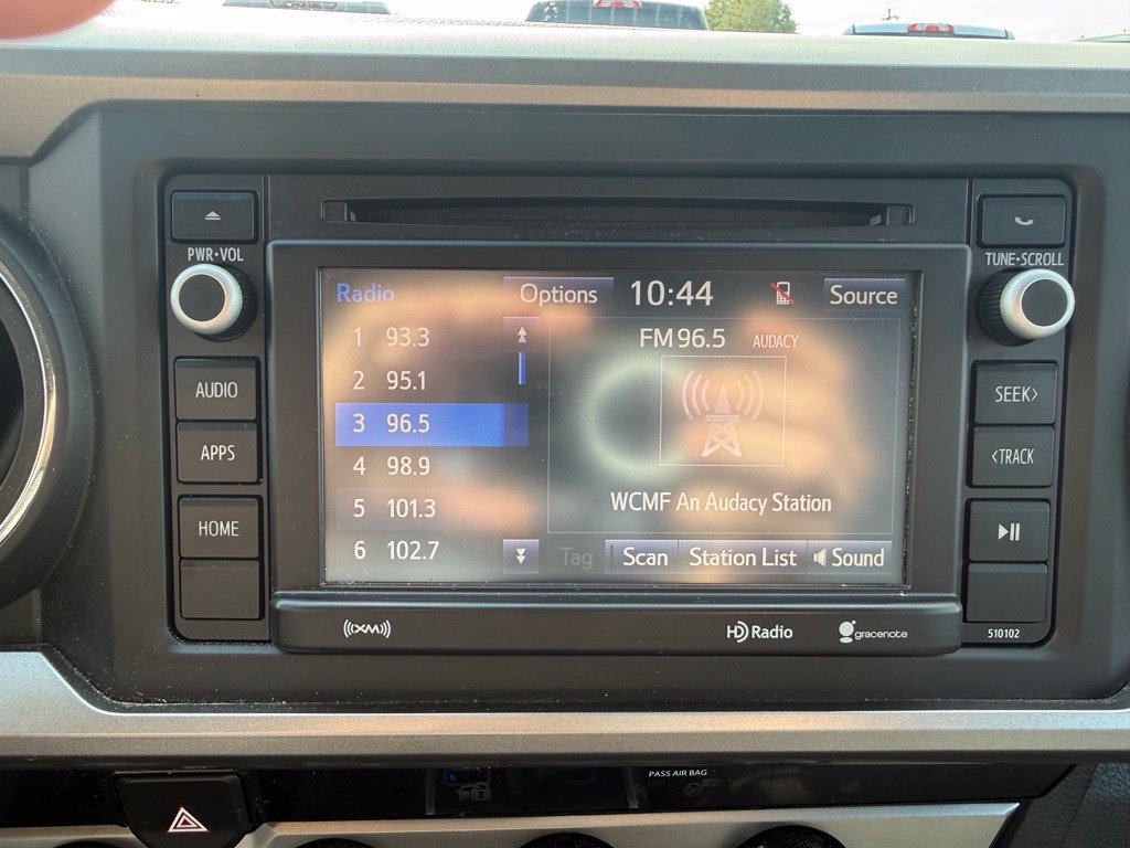 Used 2018 Toyota Tacoma SR5 AWD/4WD image 24