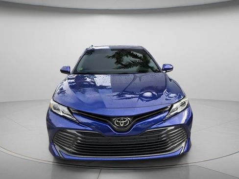 Used 2018 Toyota Camry LE FWD image 3