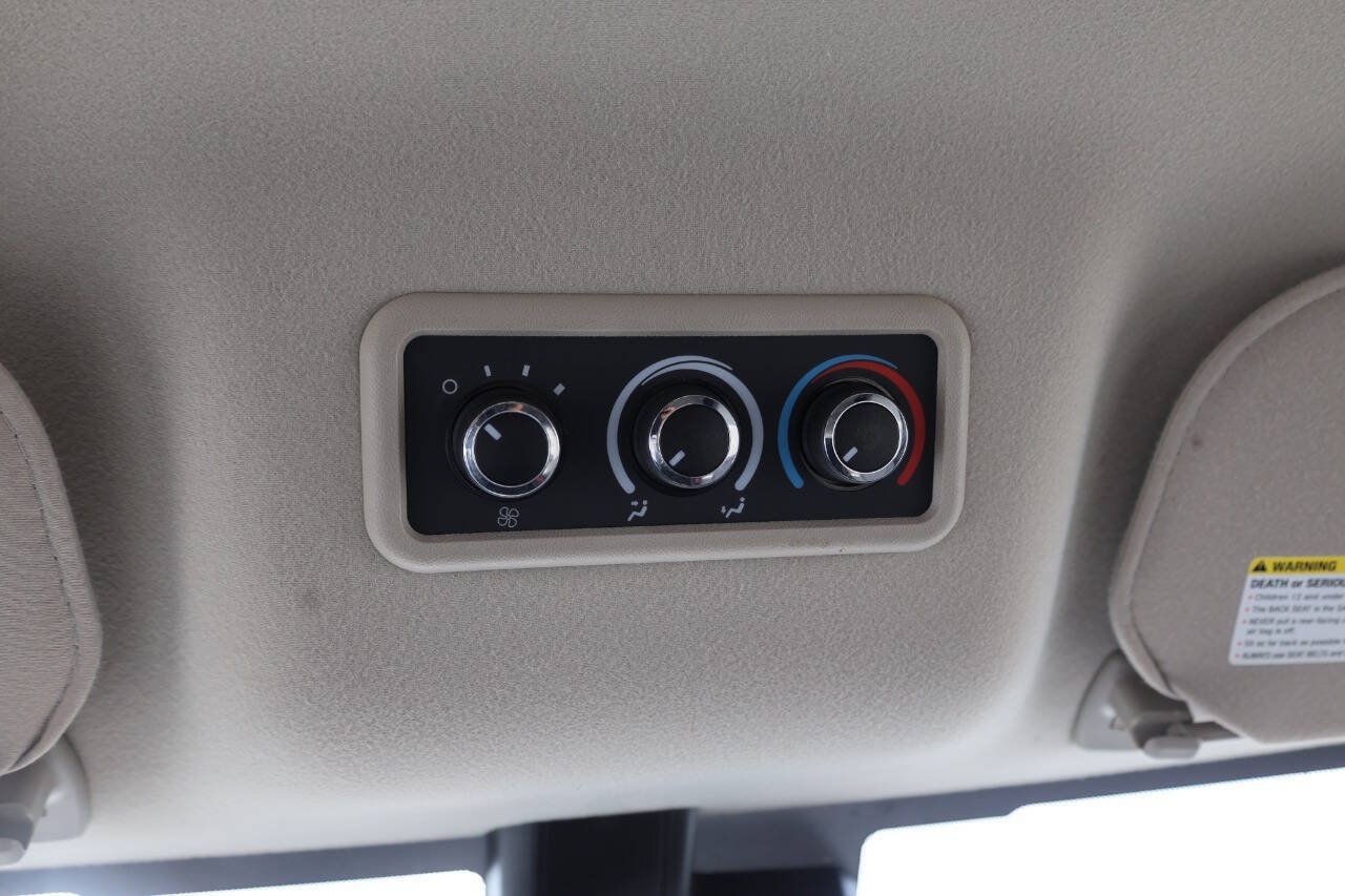 Used 2019 Chevrolet Express 3500 LT w/ LT Preferred Equipment Group RWD image 21