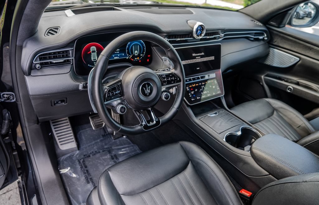 Used 2023 Maserati Grecale Modena AWD/4WD image 4