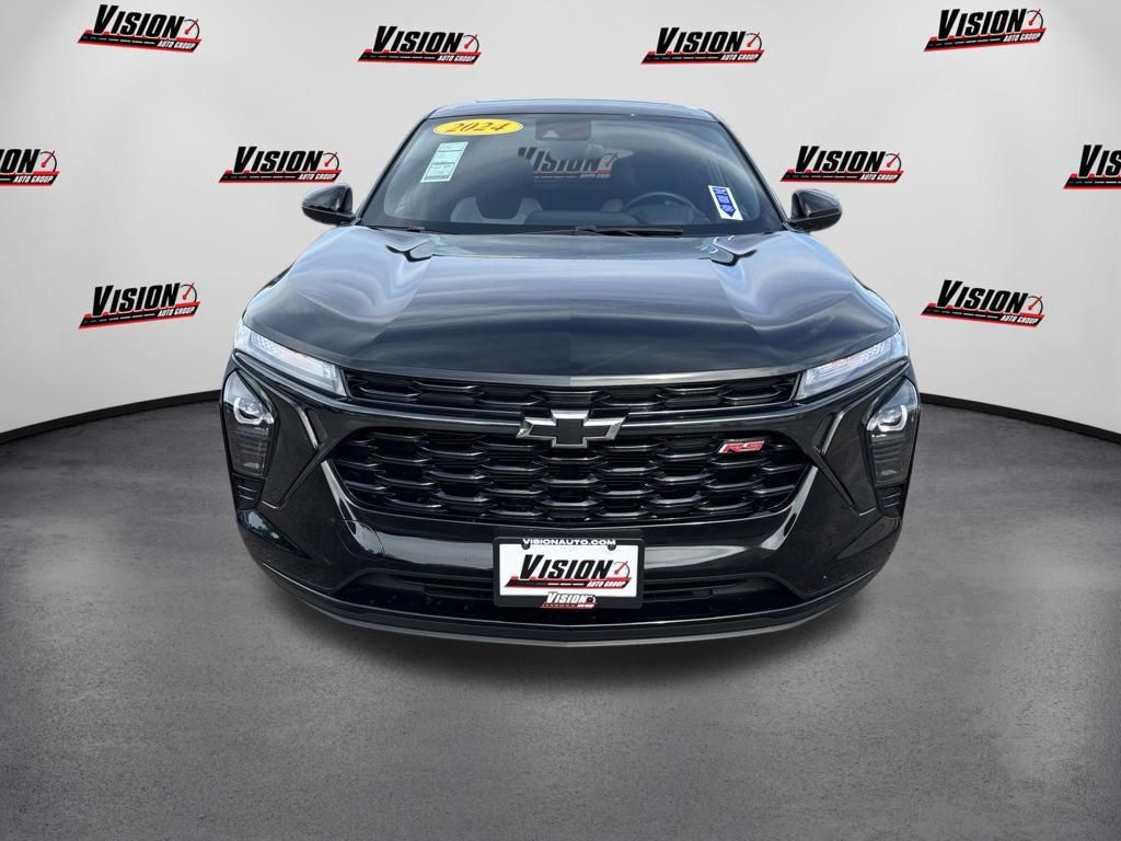 Used 2024 Chevrolet Trax RS w/ Sunroof Package FWD image 8