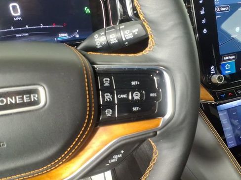 Used 2024 Jeep Grand Wagoneer L Series III w/ HD Trailer Tow Package image 17